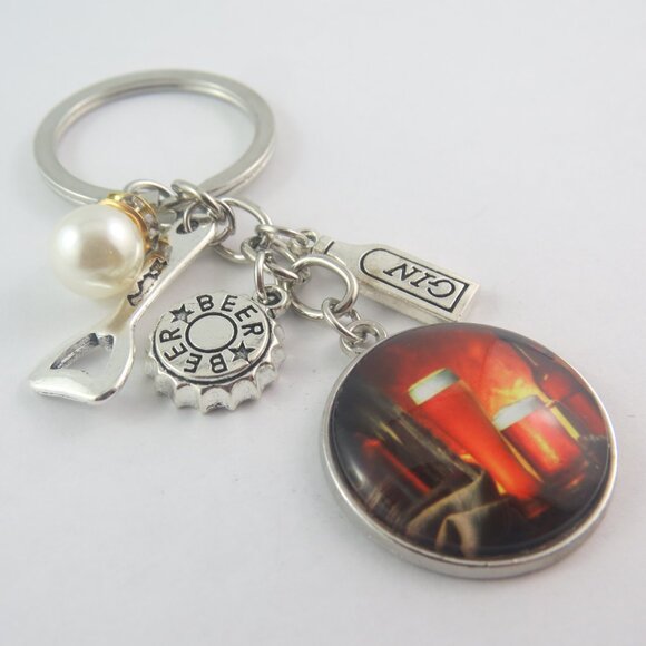 Beer Lover Keychain Pub Gift for Man or Woman Beer Glass Charm Key Ring Brewery - Picture 2 of 4